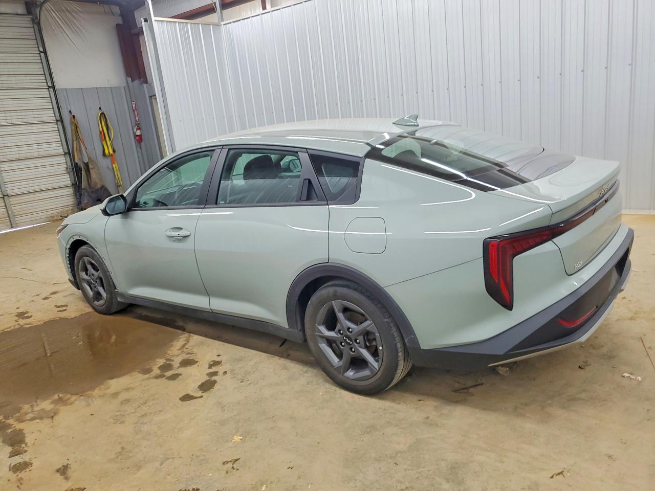 2025 KIA K4, VIN 3KPFT4DE3SE019683 — Photo 2