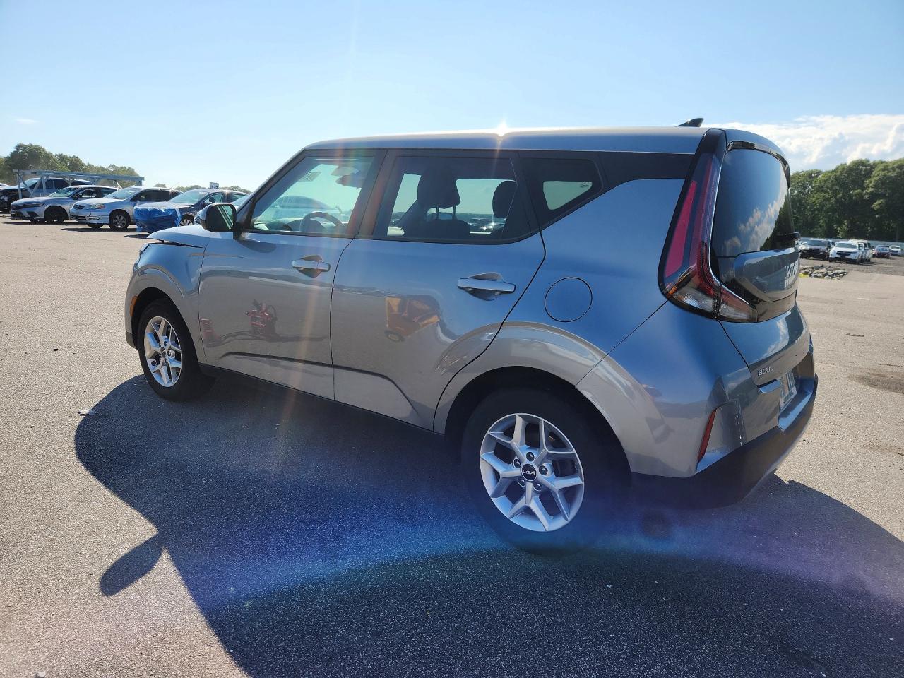 2025 KIA SOUL, VIN KNDJ23AUXS7935263 — Photo 2