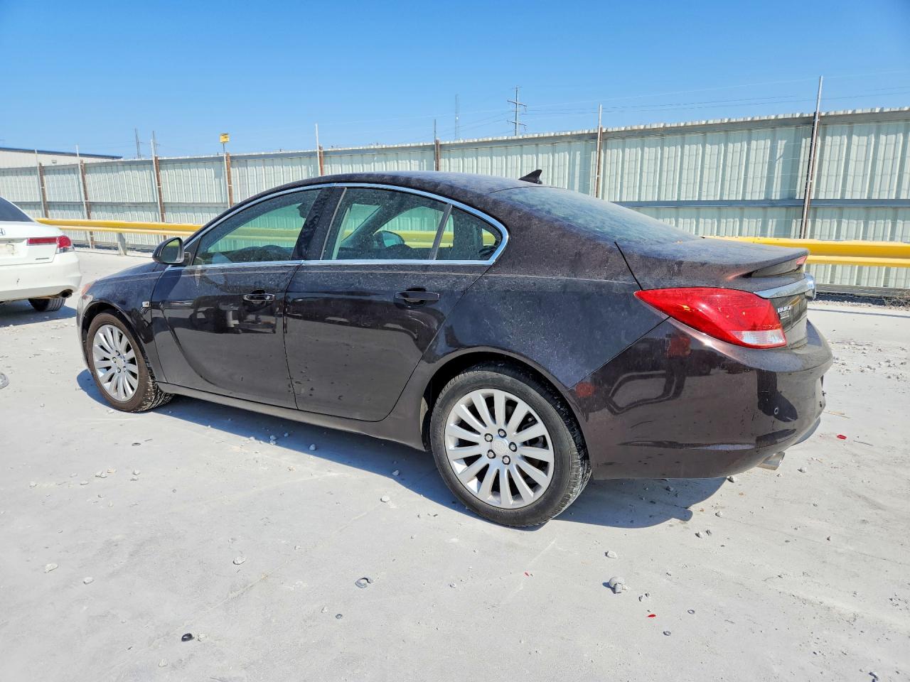 2011 BUICK REGAL, VIN W04GV5EV5B1118165 — Photo 2
