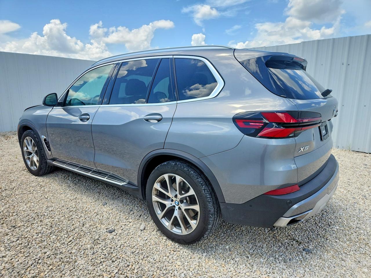 2025 BMW X5, VIN 5UX23EU01S9Z42899 — Photo 2