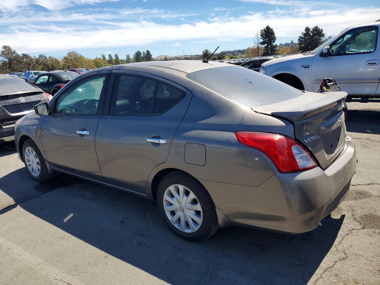 2016 NISSAN VERSA, VIN 3N1CN7AP4GL859174 — Photo 2
