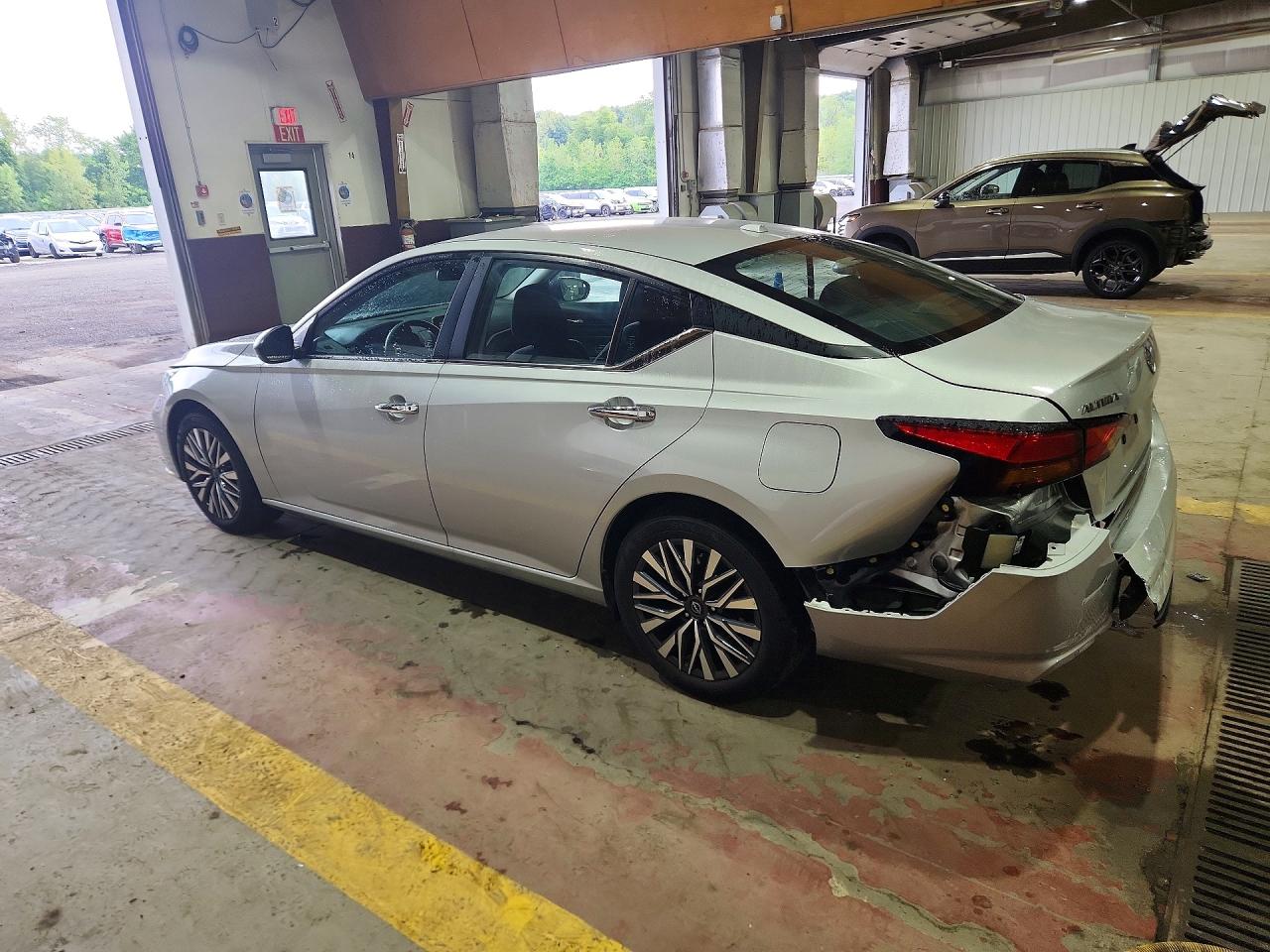 2025 NISSAN ALTIMA, VIN 1N4BL4DV5SN408986 — Photo 2
