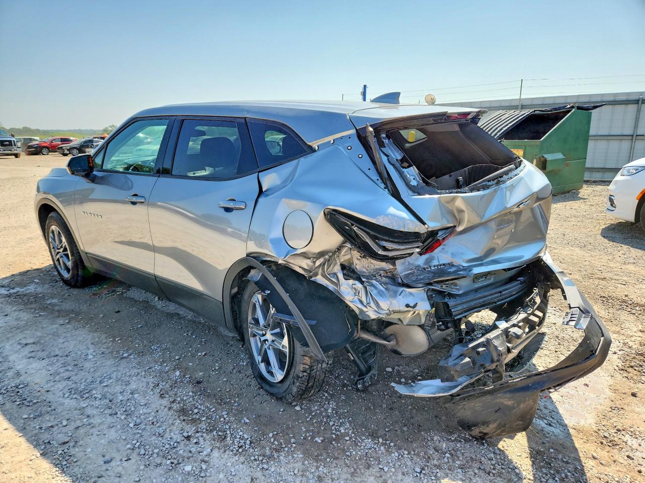 2025 CHEVROLET BLAZER, VIN 3GNKBCR42SS217241 — Photo 2