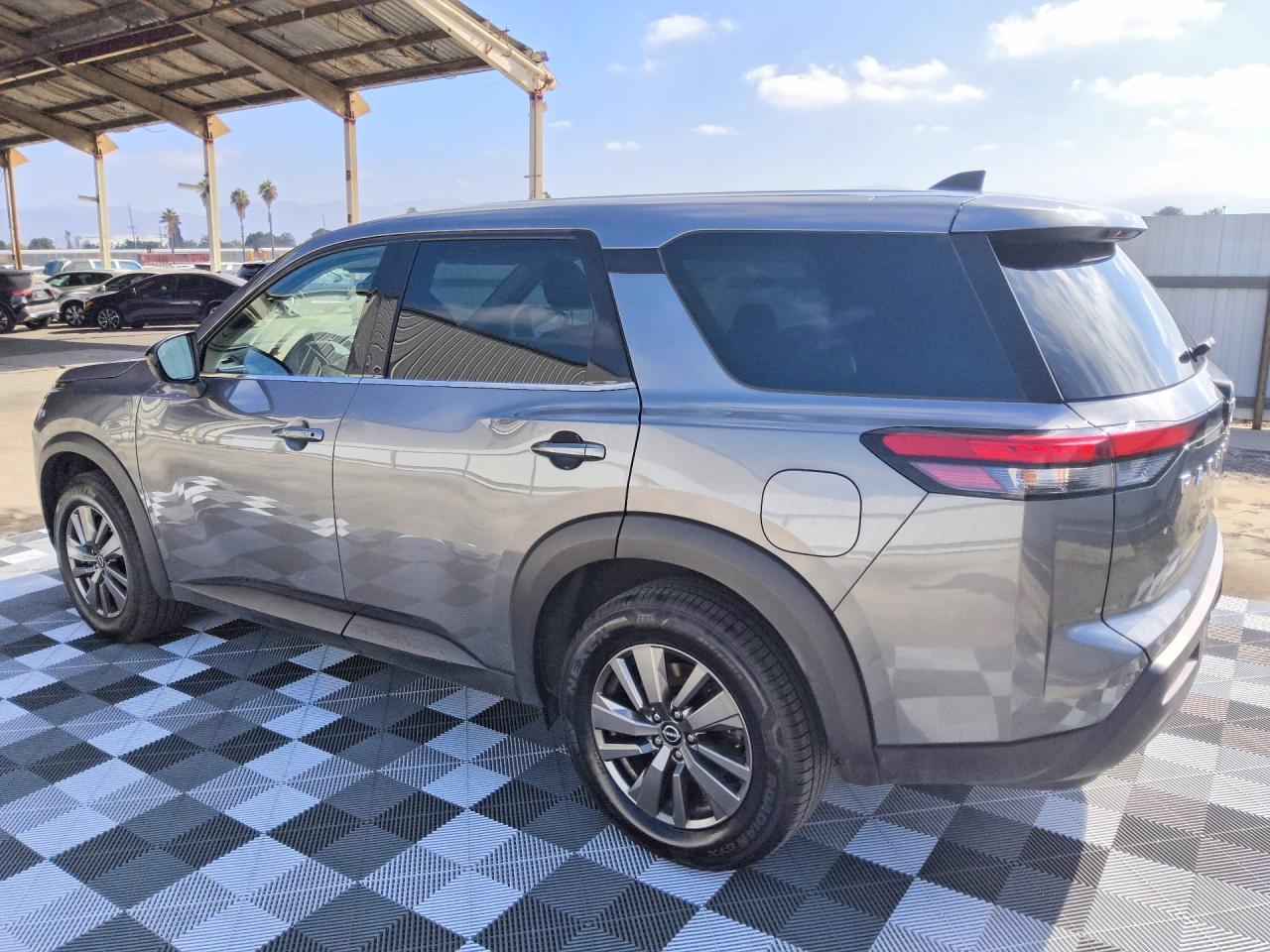 2025 NISSAN PATHFINDER, VIN 5N1DR3AA6SC230249 — Photo 2