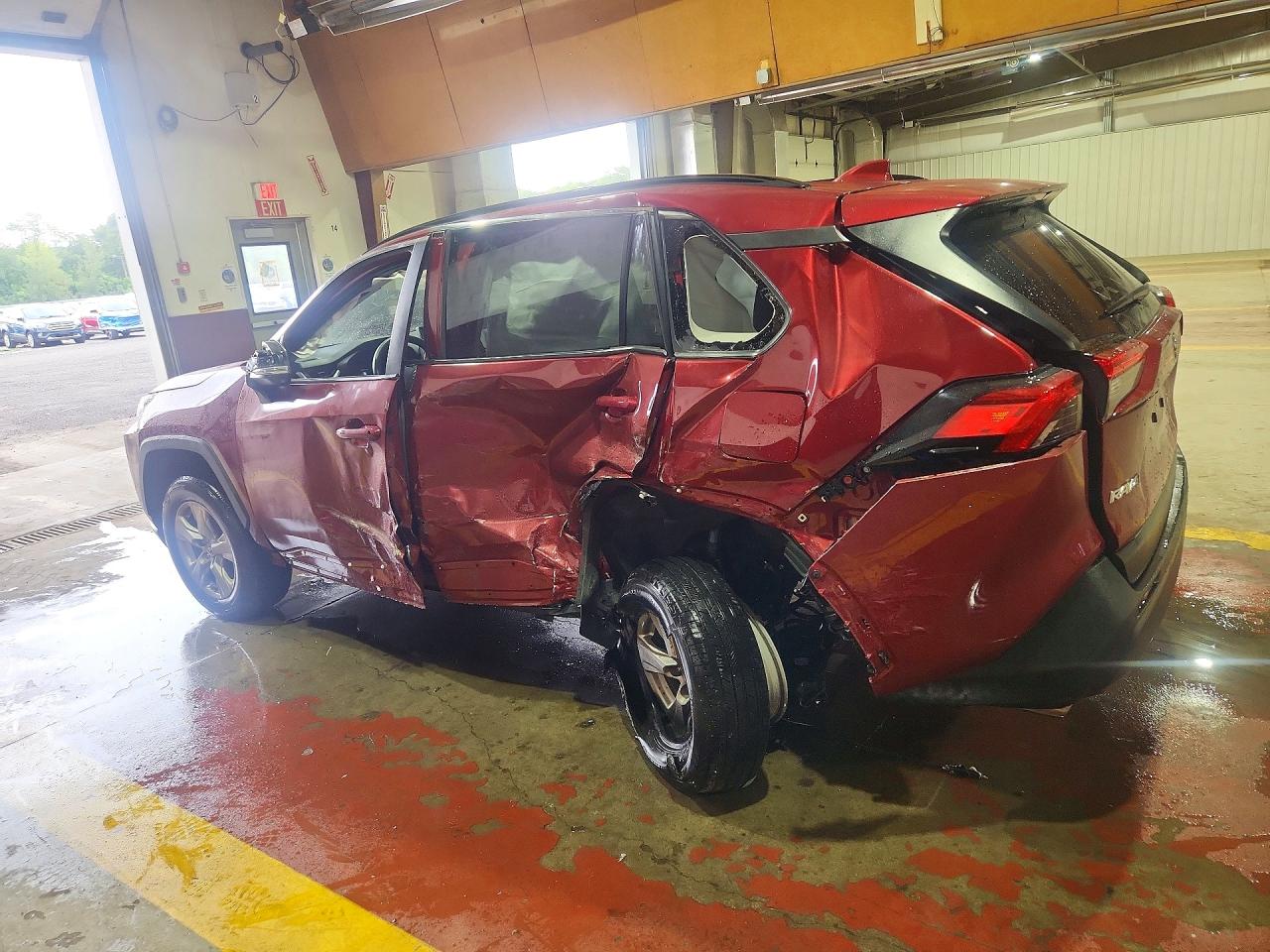 2025 TOYOTA RAV4, VIN 2T3P1RFVXSW508204 — Photo 2