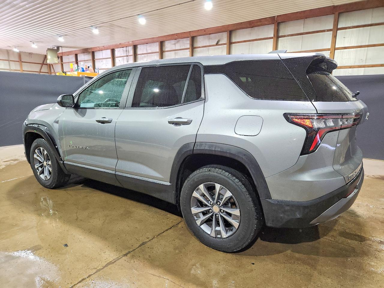 2025 CHEVROLET EQUINOX, VIN 3GNAXHEG4SL206939 — Photo 2