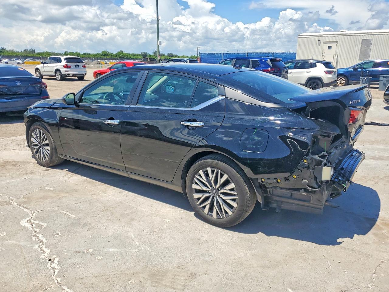 2025 NISSAN ALTIMA, VIN 1N4BL4DV4SN397785 — Photo 2