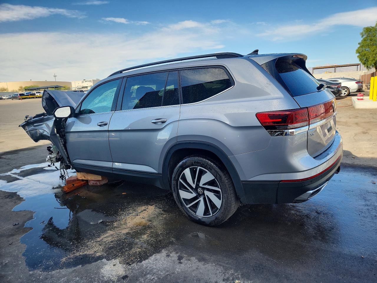 2025 VOLKSWAGEN ATLAS, VIN 1V2WR2CA7SC503315 — Photo 2