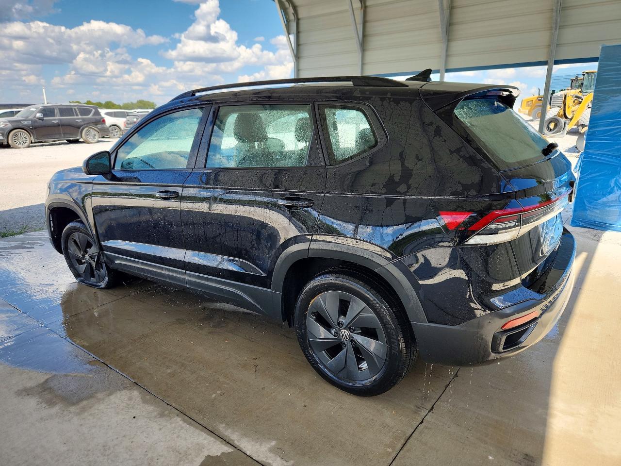 2025 VOLKSWAGEN TAOS, VIN 3VV5C7B24SM032925 — Photo 2