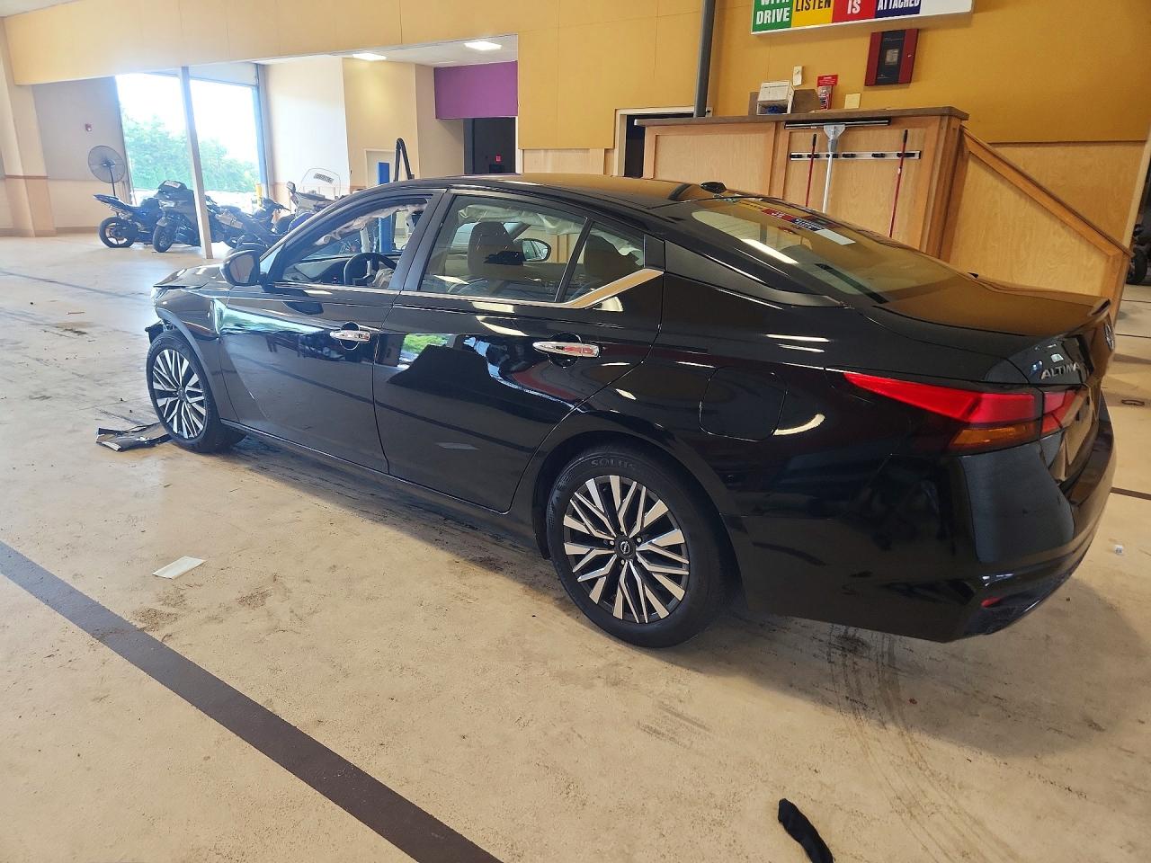 2025 NISSAN ALTIMA, VIN 1N4BL4DV5SN402637 — Photo 2