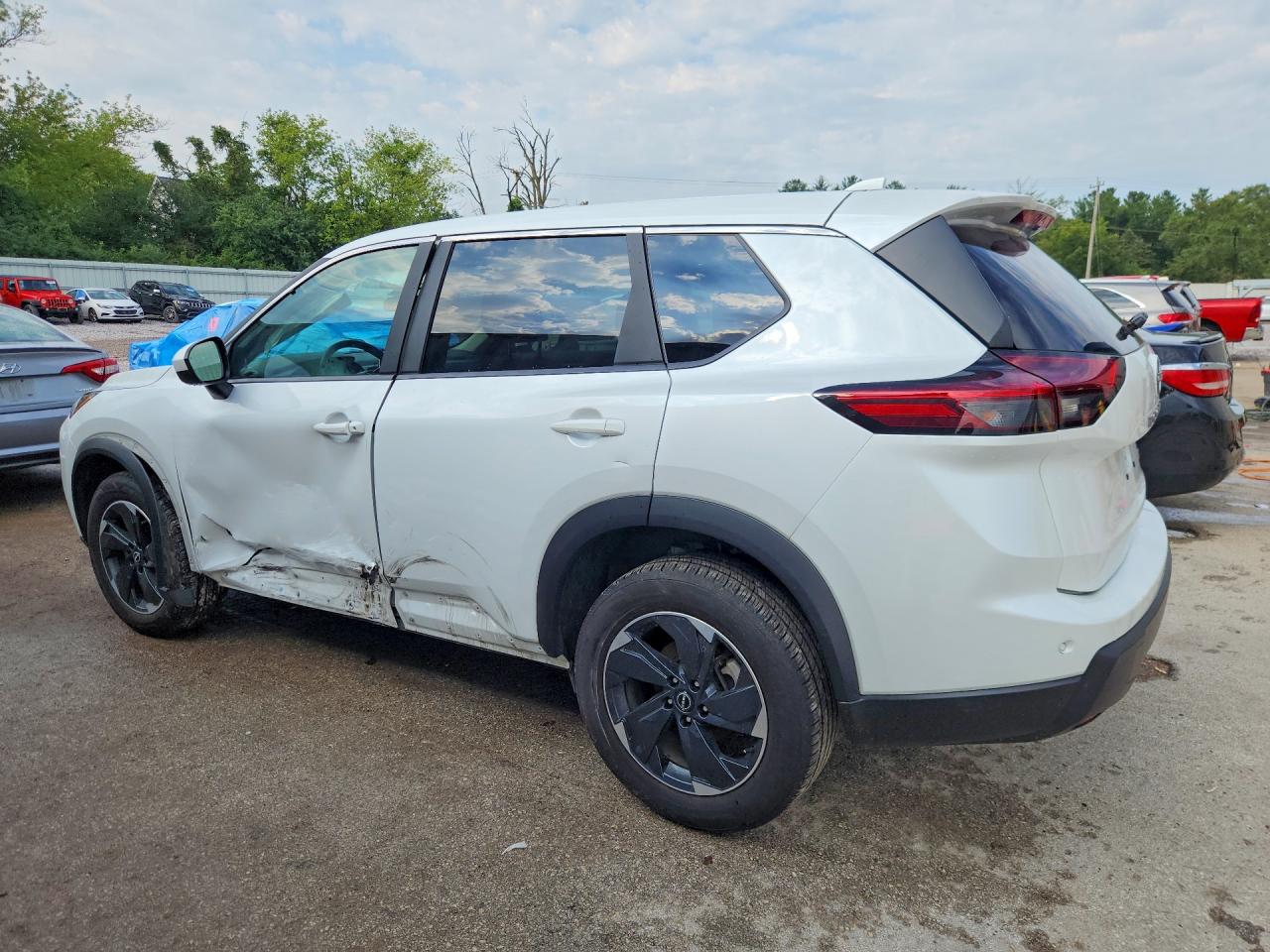 2025 NISSAN ROGUE, VIN 5N1BT3BB8SC816578 — Photo 2