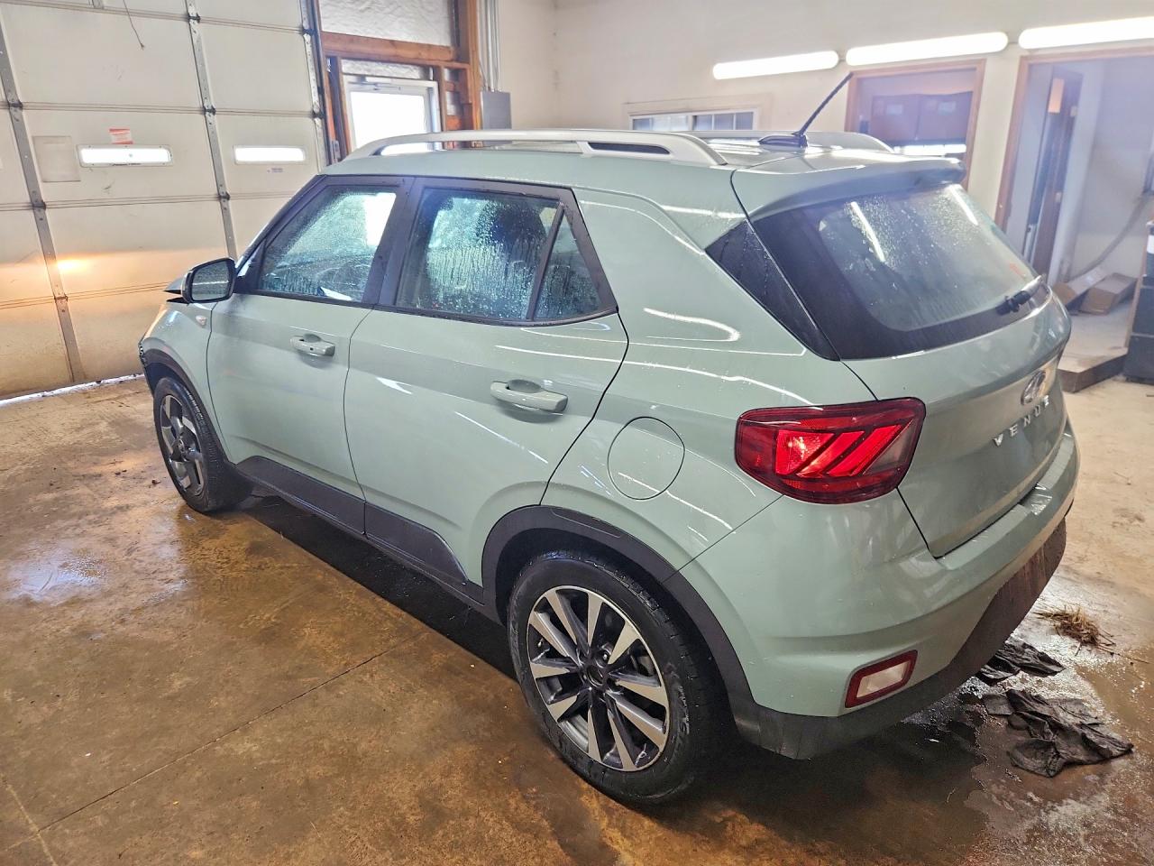 2025 HYUNDAI VENUE, VIN KMHRC8A32SU398521 — Photo 2
