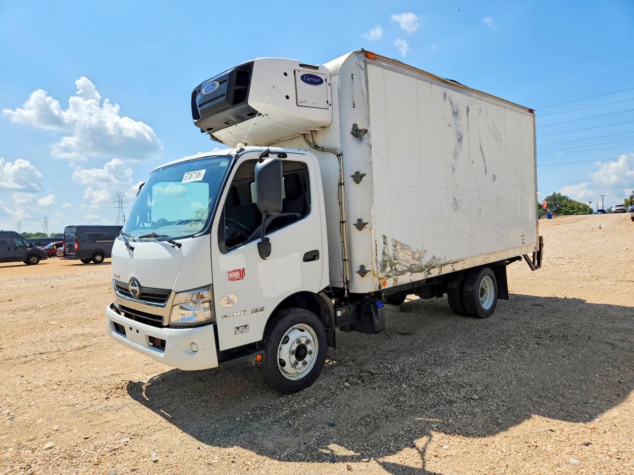 2018 HINO 195 — VIN JHHRDM2H6JK005759 — Copart photograph
