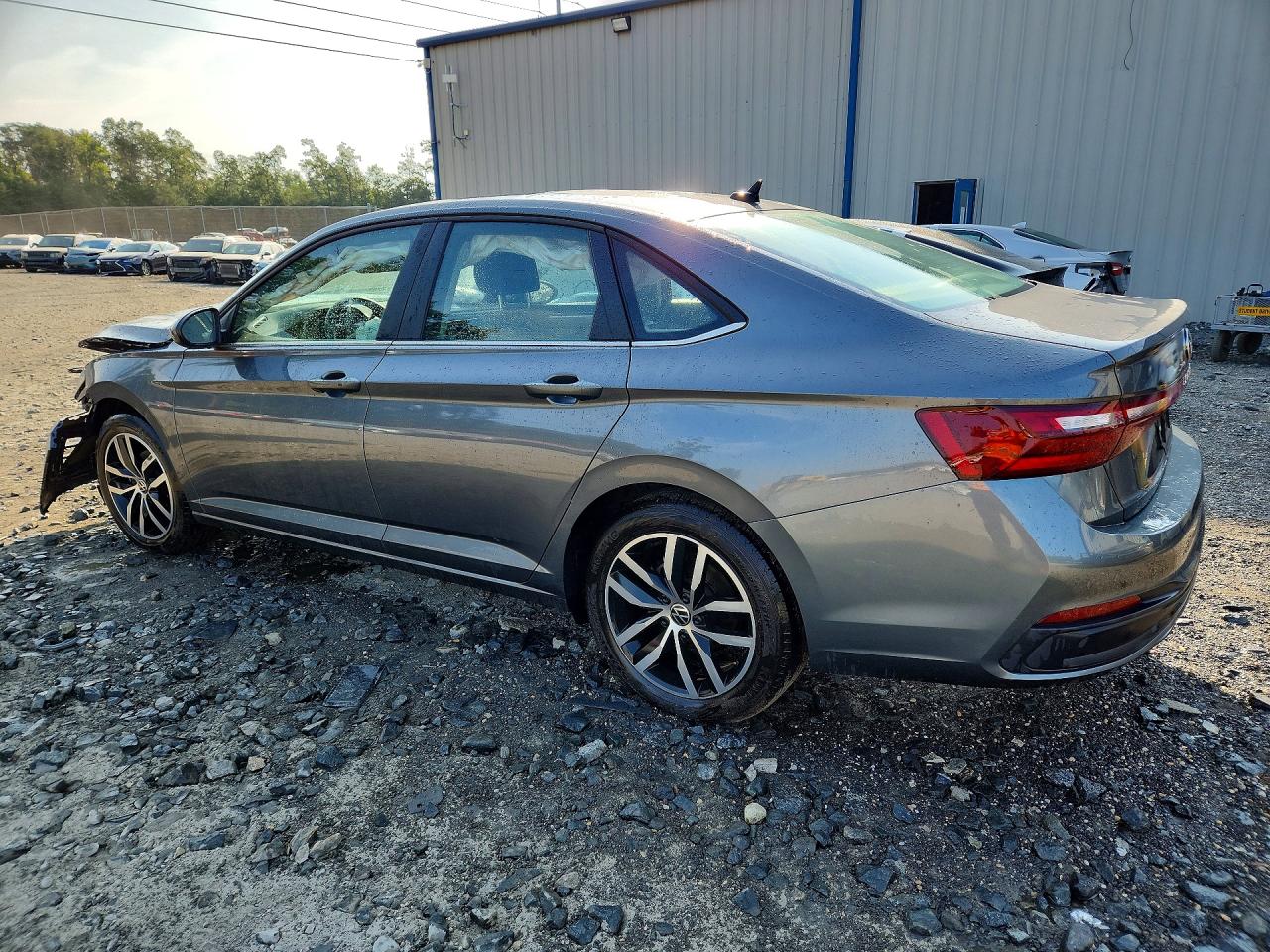 2025 VOLKSWAGEN JETTA, VIN 3VW7X7BU4SM086817 — Photo 2