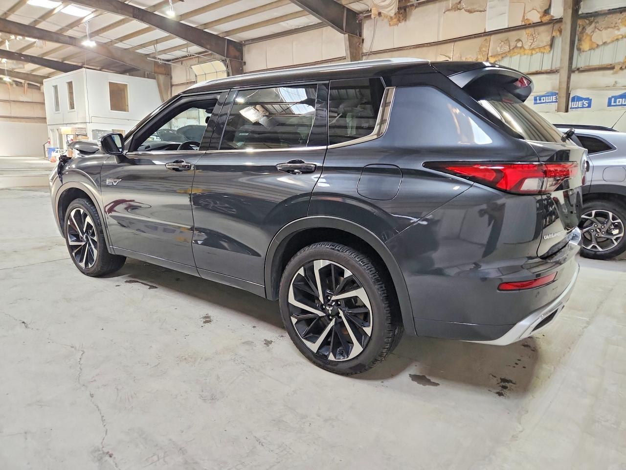 2025 MITSUBISHI OUTLANDER, VIN JA4T5WA92SZ055184 — Photo 2