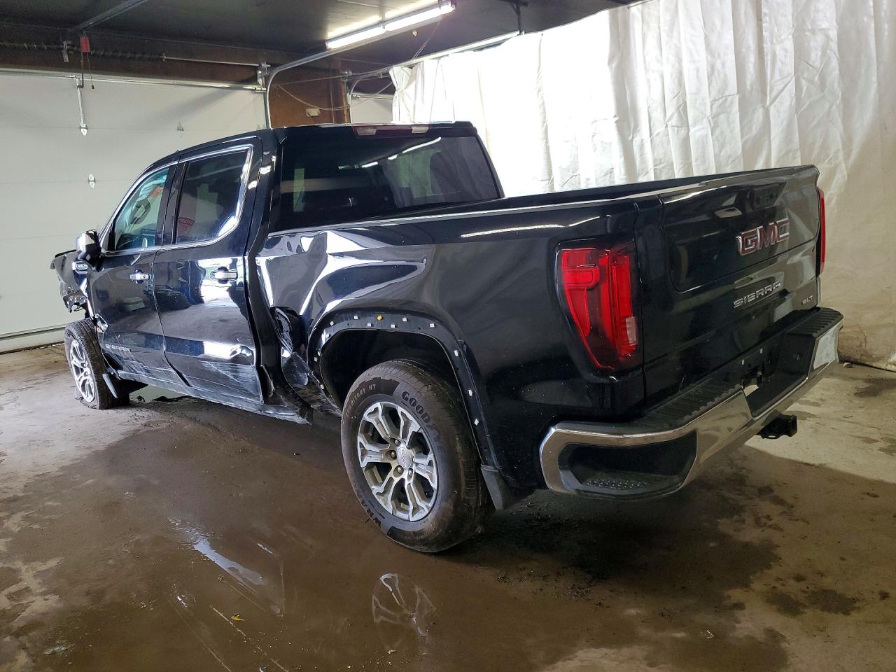 2025 GMC SIERRA, VIN 3GTPHDED8SG125532 — Photo 2