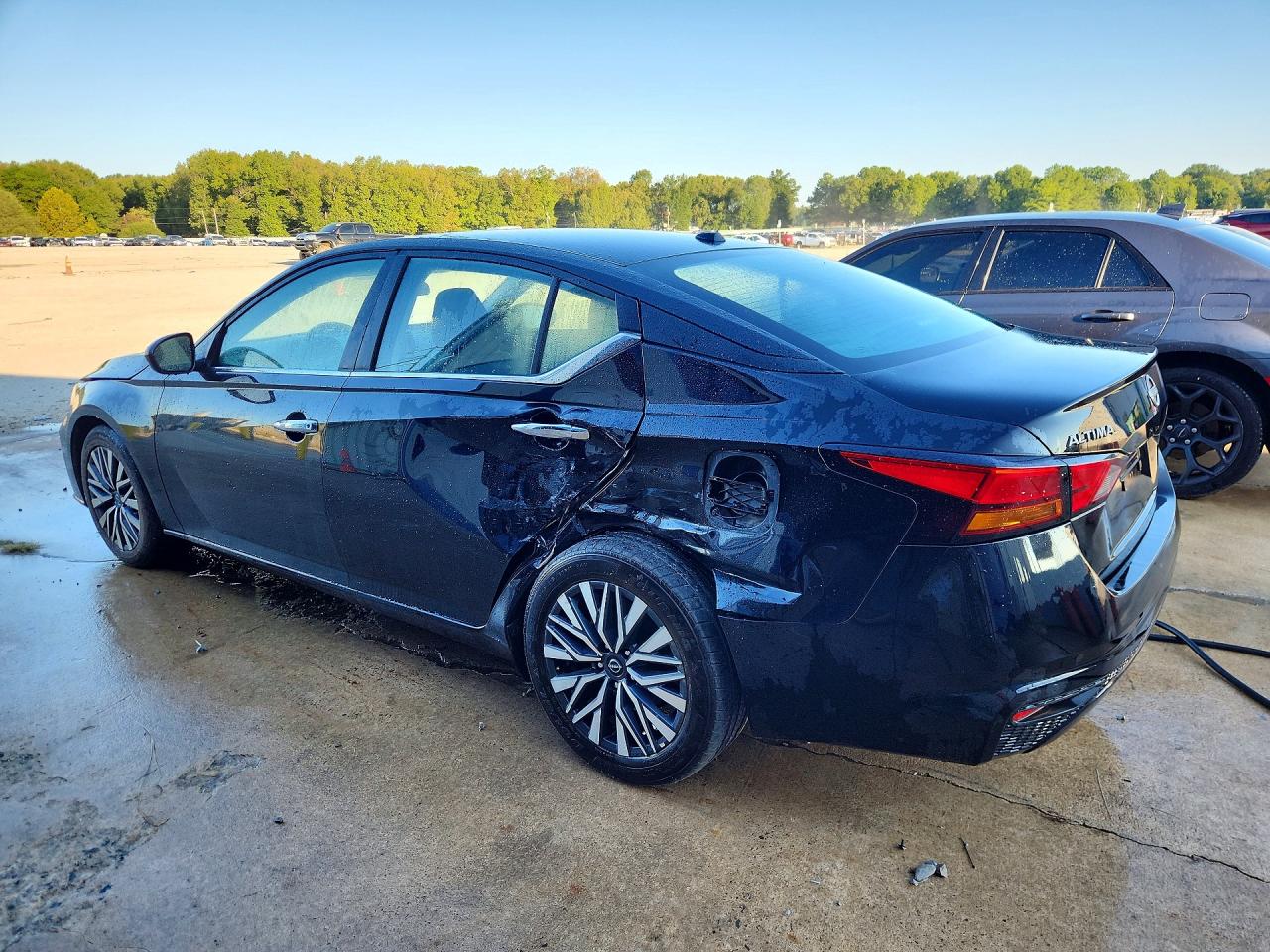2025 NISSAN ALTIMA, VIN 1N4BL4DV2SN368351 — Photo 2
