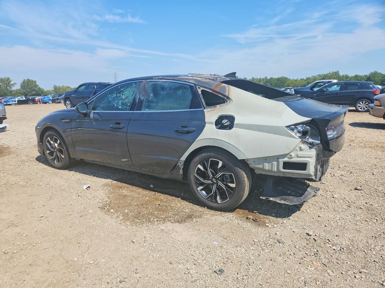 2025 HYUNDAI SONATA, VIN KMHL64JA6SA449010 — Photo 2