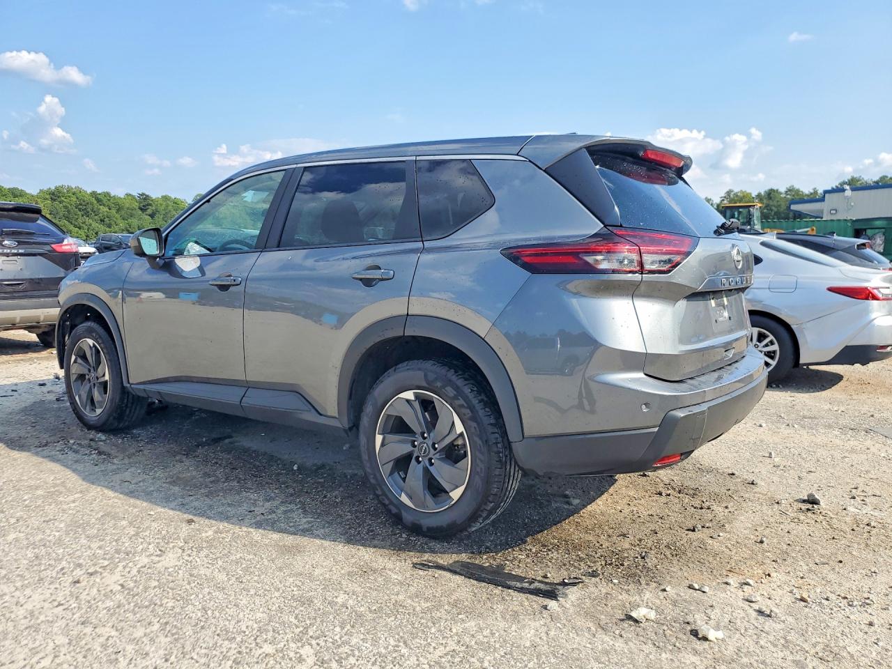 2025 NISSAN ROGUE, VIN 5N1BT3BA4SC805181 — Photo 2