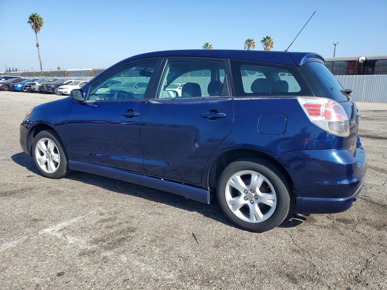 2005 TOYOTA MATRIX, VIN 2T1KR32EX5C365081 — Photo 2