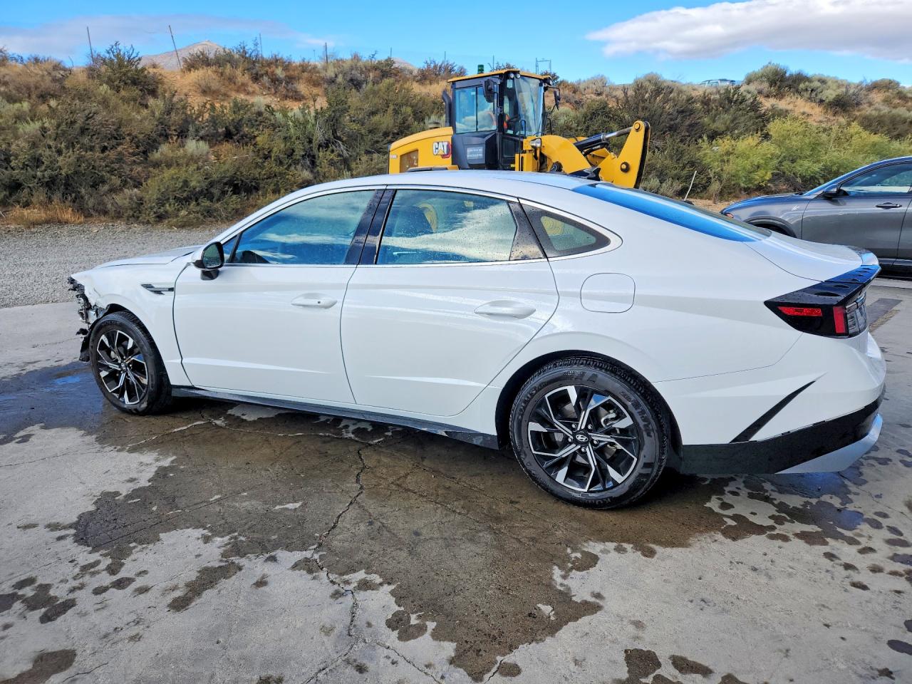 2025 HYUNDAI SONATA, VIN KMHL64JA5SA514316 — Photo 2