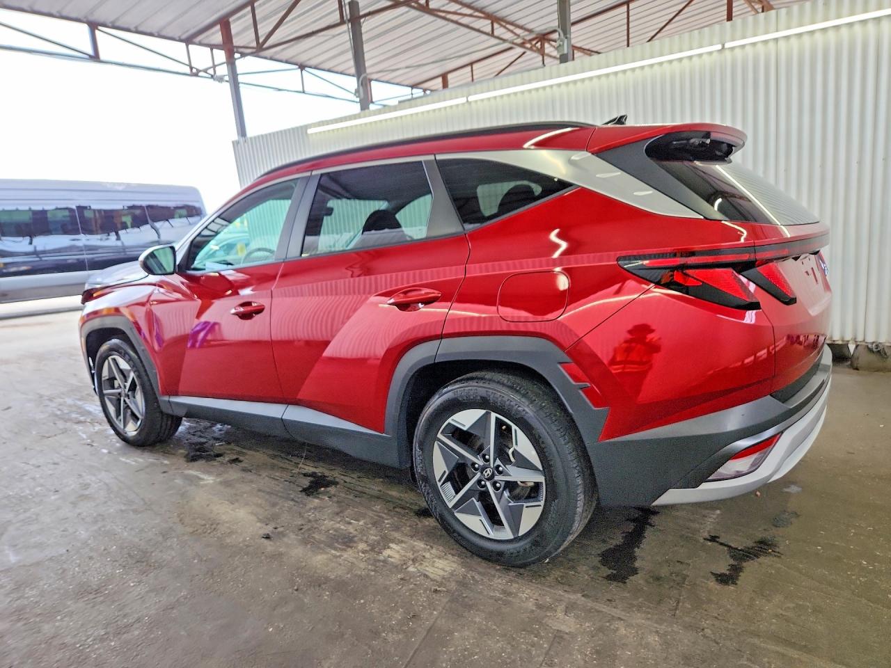 2025 HYUNDAI TUCSON, VIN 5NMJB3DE5SH491190 — Photo 2