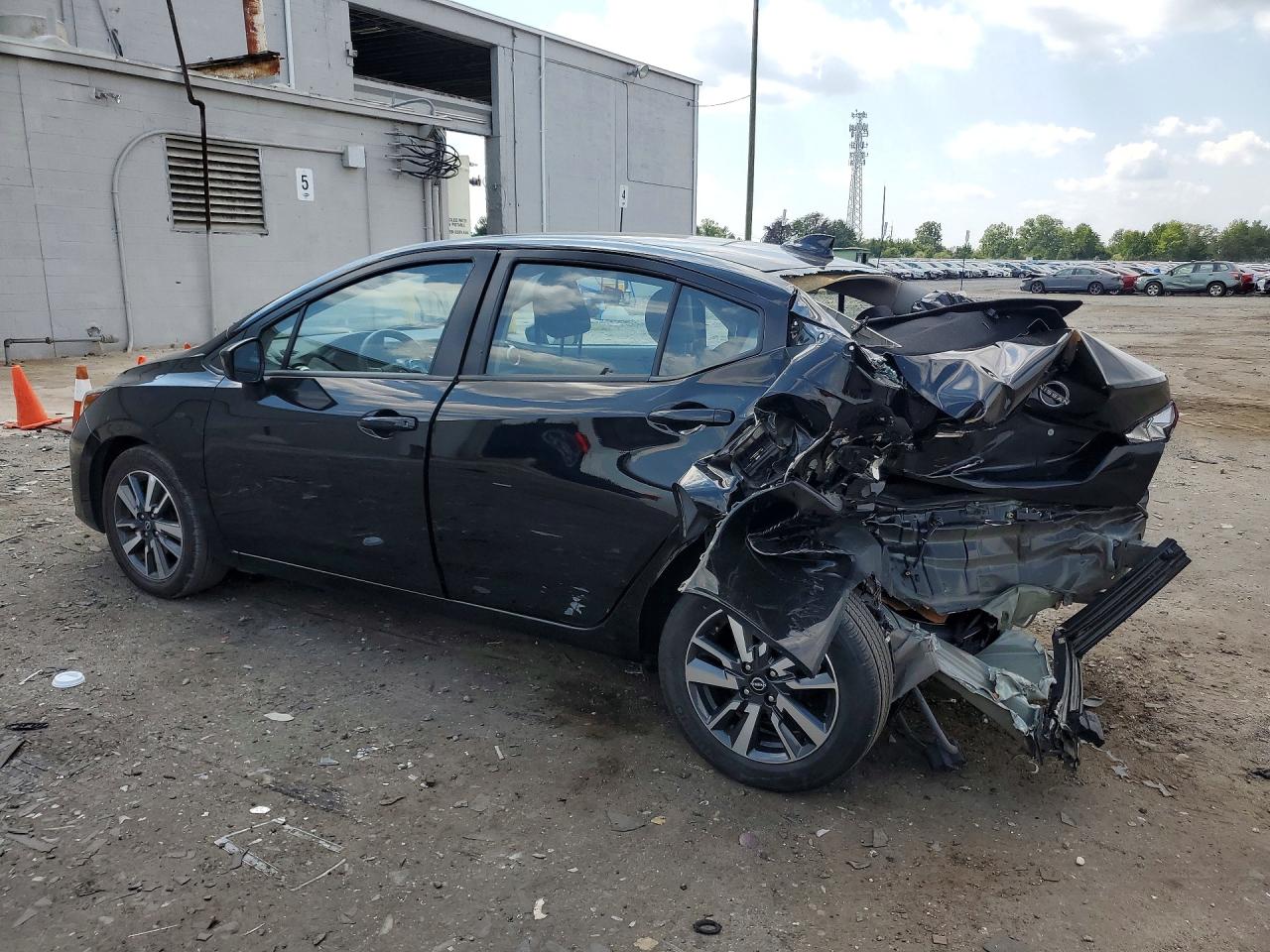 2025 NISSAN VERSA, VIN 3N1CN8EV7SL830968 — Photo 2