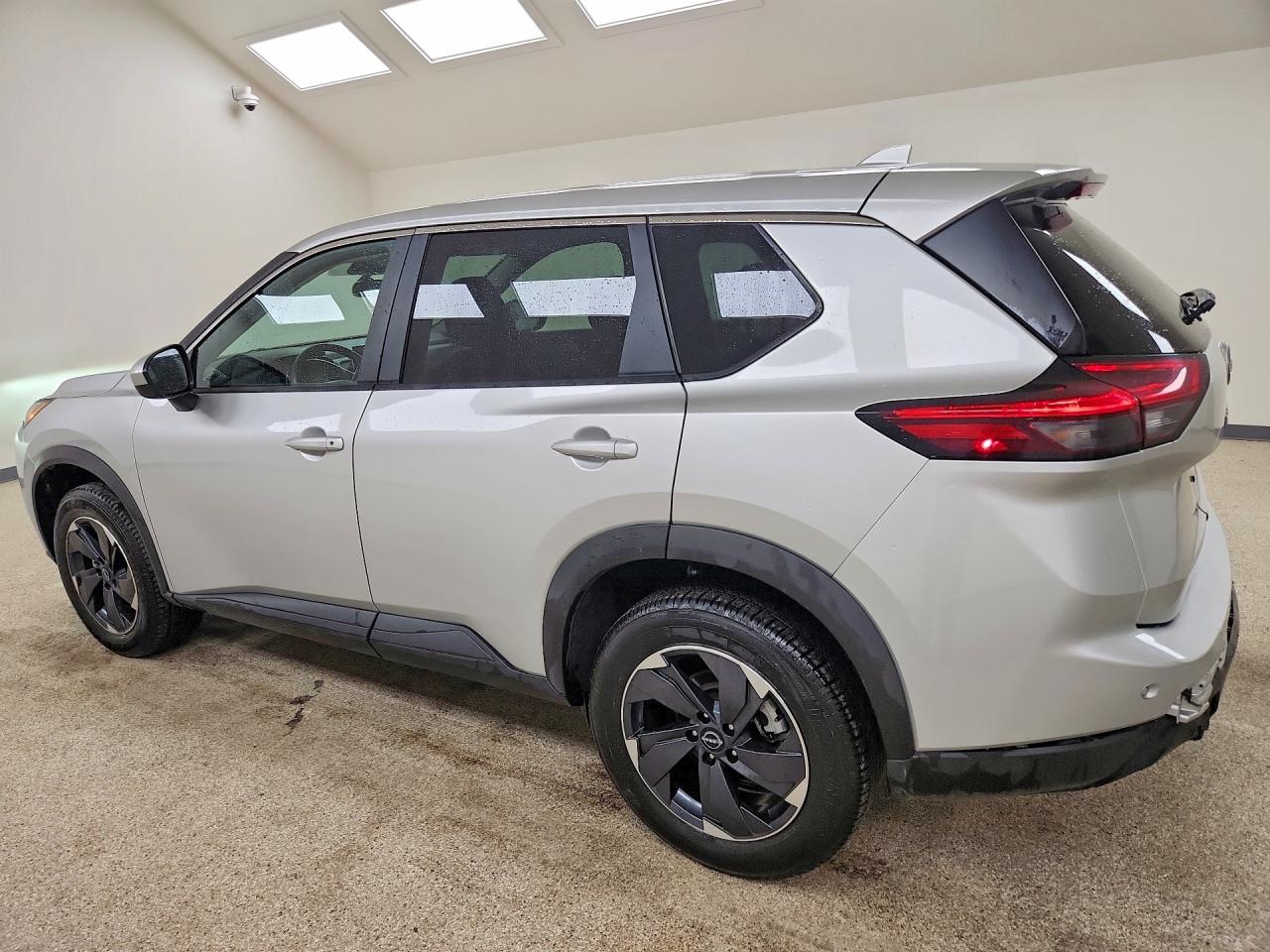 2025 NISSAN ROGUE, VIN 5N1BT3BB1SC835862 — Photo 2