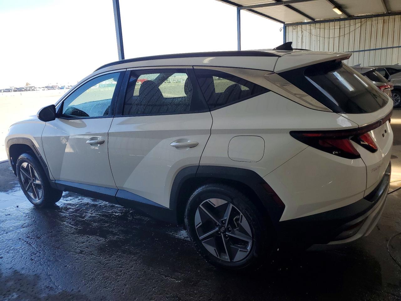 2025 HYUNDAI TUCSON, VIN 5NMJB3DE7SH467165 — Photo 2