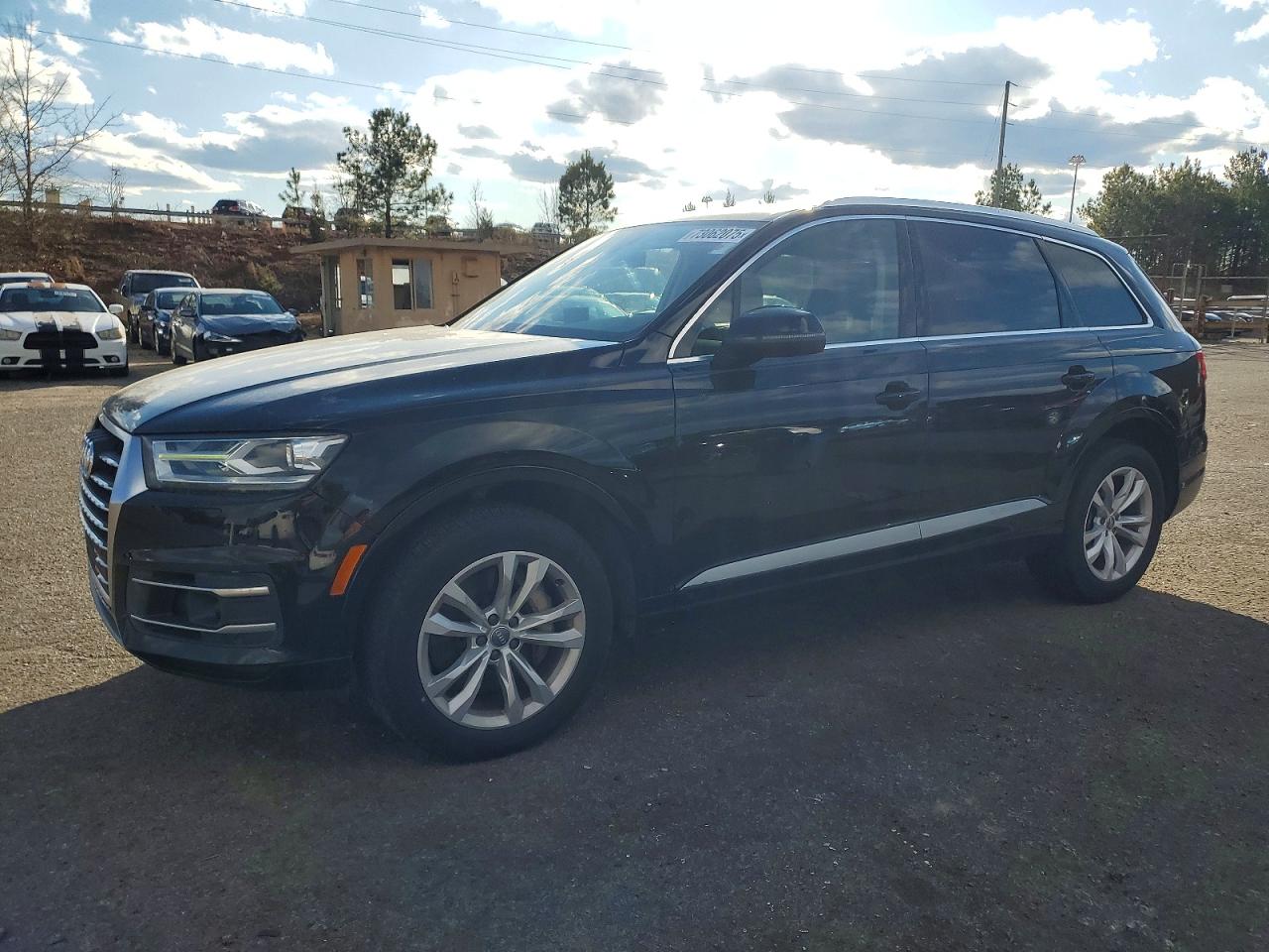 2017 AUDI Q7 — VIN WA1LAAF73HD021802 — Copart photograph