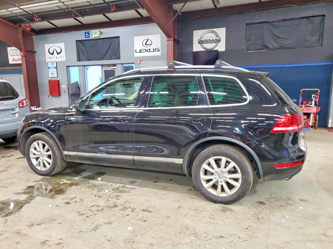 2013 VOLKSWAGEN TOUAREG, VIN WVGEF9BPXDD002481 — Photo 2