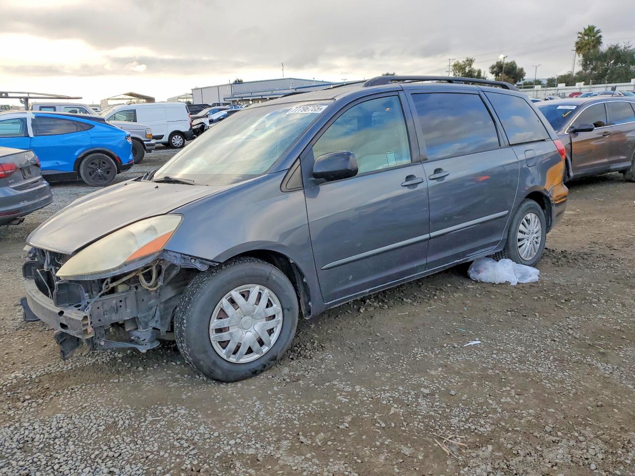 2007 TOYOTA SIENNA — VIN 5TDZK23C47S071454 — Copart photograph