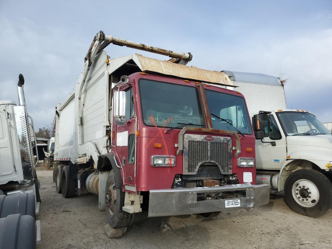 2010 PETERBILT 320 — VIN 3BPZL00X8AF719964 — Copart photograph