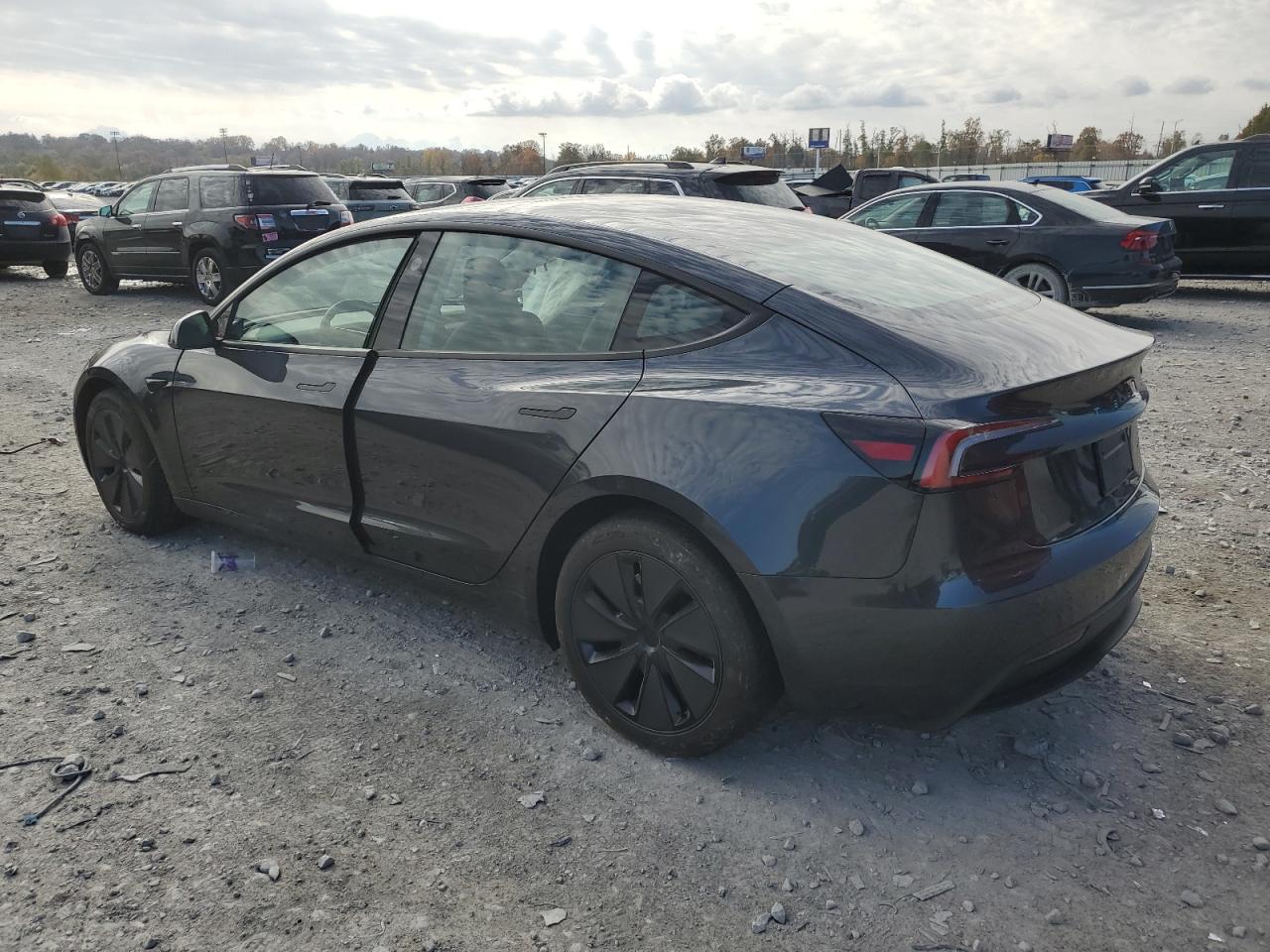 2025 TESLA MODEL 3, VIN 5YJ3E1EB3SF011044 — Photo 2