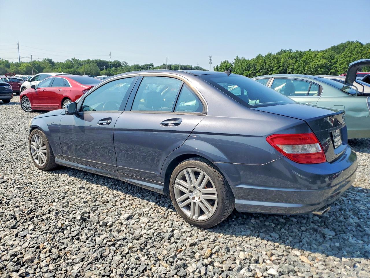 2011 MERCEDES-BENZ C, VIN WDDGF8BB3BR133995 — Photo 2